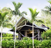 Palm Bungalows - Accommodation Main Beach