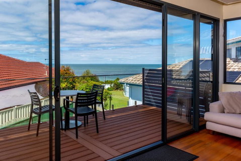 Panoramic Views From Private Roof Top Deck - Accommodation Main Beach 2