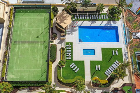 Paradise Centre Apartments By GCHS - Accommodation Main Beach 1