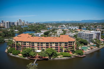 Paradise Island Resort with Accommodation Main Beach