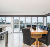 Paradise Point - Tamar Valley 14 Persons Residence with pool - Accommodation Main Beach