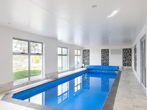 Paradise Point - Tamar Valley 14 Persons Residence With Pool - Accommodation Main Beach 2