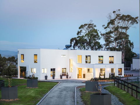 Paradise Point - Tamar Valley 14 Persons Residence With Pool - Accommodation Main Beach 1