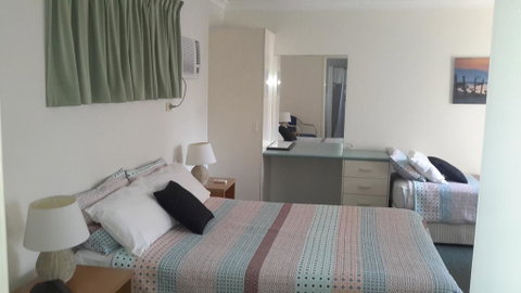 Paramount Motel - Accommodation Main Beach 3