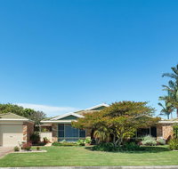 Pebbles by the beach at Fingal bay - Accommodation Main Beach
