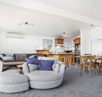 Penguin Cove - relax on the beach - Accommodation Main Beach