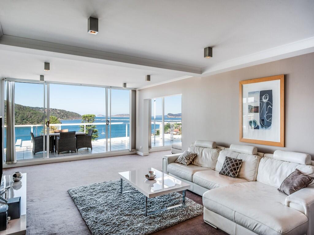 Accommodation Main Beach