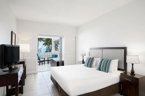 Peppers Beach Club & Spa - Accommodation Main Beach 3