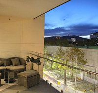Perfectly Located Modern Apartment - Canberra CBD - Accommodation Main Beach