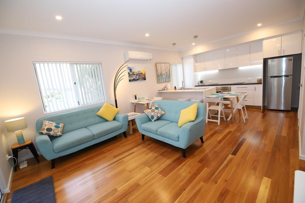 Kallaroo WA Accommodation Main Beach