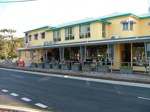 Pet Friendly Home Walking Distance To Surf Beach - North St, Woorim - Accommodation Main Beach 1