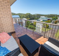 Pet Friendly Lentara St 8 - Fingal Bay - Accommodation Main Beach