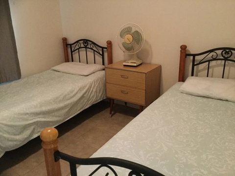 Pet Friendly Lowset Home With Room For A Boat, Wattle Ave, Bongaree - Accommodation Main Beach 3