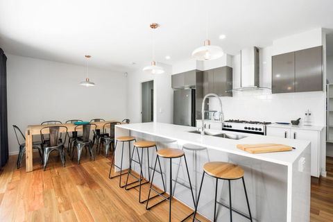 Pet Friendly, New House Peregian Breeze Drive, Peregian Beach - Accommodation Main Beach 1