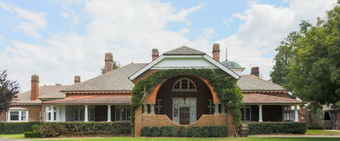 Petersons Armidale Winery And Guesthouse - Accommodation Main Beach 0
