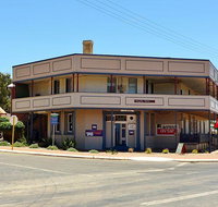 Pingelly Hotel - Accommodation Main Beach