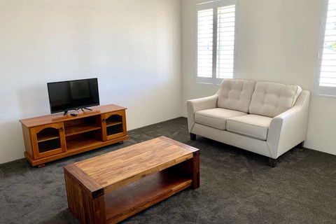Pinnacle Retreat - Accommodation Main Beach 1