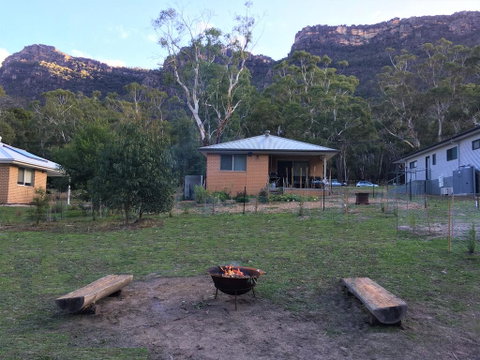 Pinnacle Views - Accommodation Main Beach 1
