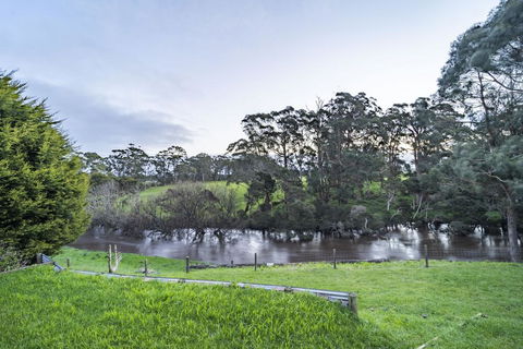 Platypus Waters B&B - Accommodation Main Beach 3