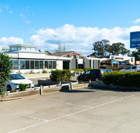 Plumpton hotel - Accommodation Main Beach