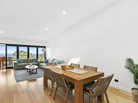 POINT BREAK , NEW LISTING 2019,  - Accommodation Main Beach 1