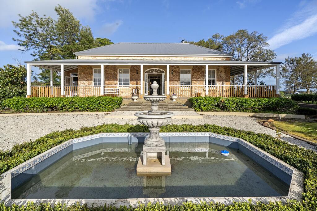 Rowella TAS Accommodation Main Beach