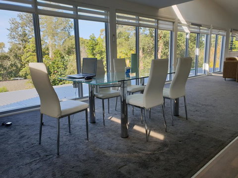 Poppies House - Accommodation Main Beach 2