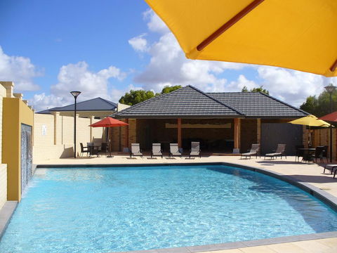 Port Denison Beach Resort - Accommodation Main Beach 0