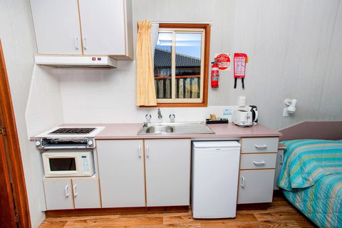 Port Fairy BIG4 Holiday Park - Accommodation Main Beach 1