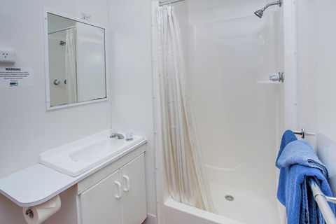 Port Fairy BIG4 Holiday Park - Accommodation Main Beach 2