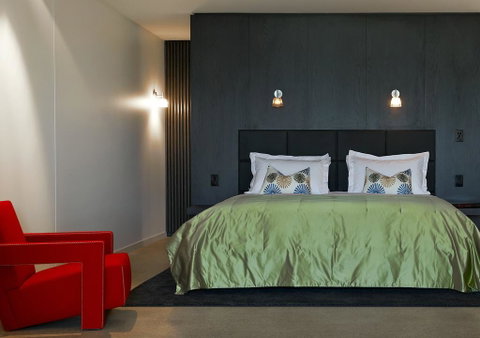 Port Phillip Estate - Accommodation Main Beach 0