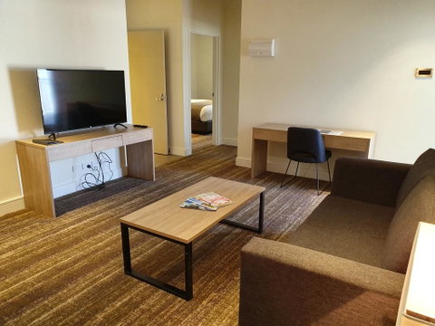 Porter's Plainland Hotel - Accommodation Main Beach 1