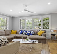 Pure Salt - beach house with pool 300m to beach - Accommodation Main Beach