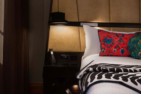 QT Sydney - Accommodation Main Beach 1