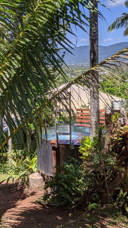 Quaint Cottage In The Edge - Accommodation Main Beach 2