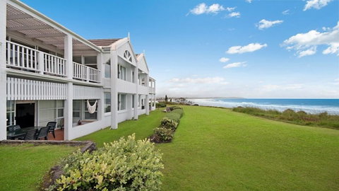 Quarterdeck 18 -WiFi - Accommodation Main Beach 0