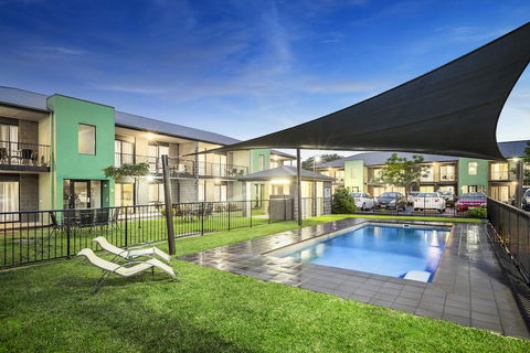 Quest Sale - Accommodation Main Beach 0