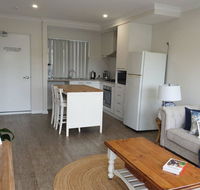 Quiet apartment walking distance to restaurants - Accommodation Main Beach