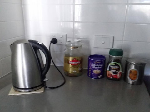 Quiet Sunny Relaxed Home Close To Theme Parks - Accommodation Main Beach 1