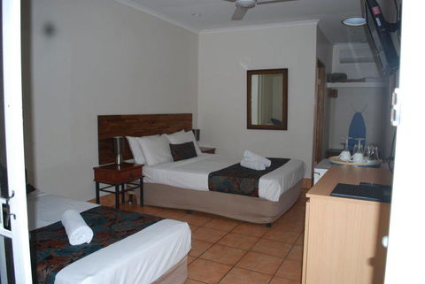 Rainforest Motel - Accommodation Main Beach 1