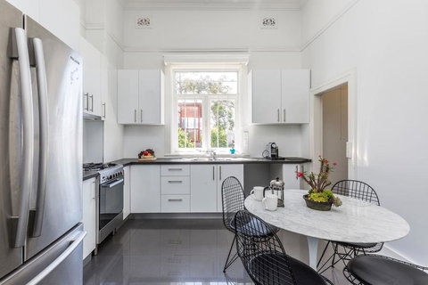 Randwick Federation Three Bedroom - Accommodation Main Beach 2