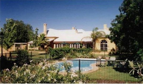 Ranelagh House - Accommodation Main Beach 0