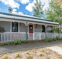 Red Door Cottage of Orange - Heritage Home - Accommodation Main Beach