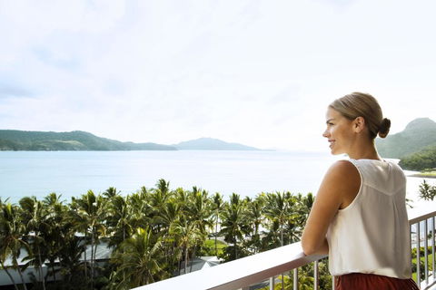 Reef View Hotel - Accommodation Main Beach 2