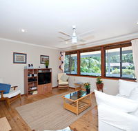 Reel Paradise - Accommodation Main Beach