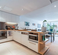 Relaxed Apartment In Camperdown - Accommodation Main Beach
