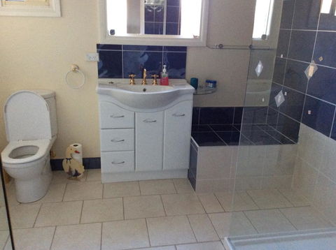 Resilience Guest House - Accommodation Main Beach 1