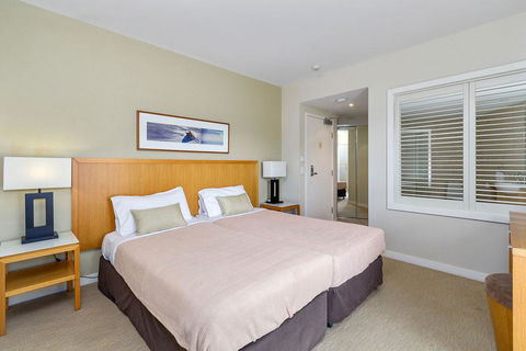 RESORT ON THE BEACH 6126-27 - Accommodation Main Beach 1