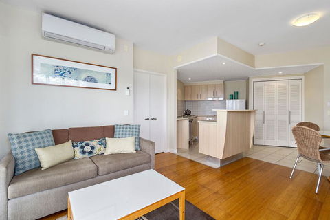 RESORT ON THE BEACH 6126-27 - Accommodation Main Beach 2