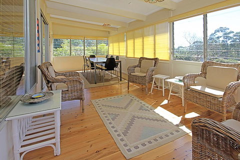 REST ASHORE At MOLLYMOOK - Accommodation Main Beach 1